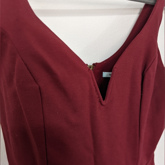 Kimchi Blue Urban Outfitters Notch V Neck Sweetheart Skater Mini Dress Burgundy - Picture 5 of 5